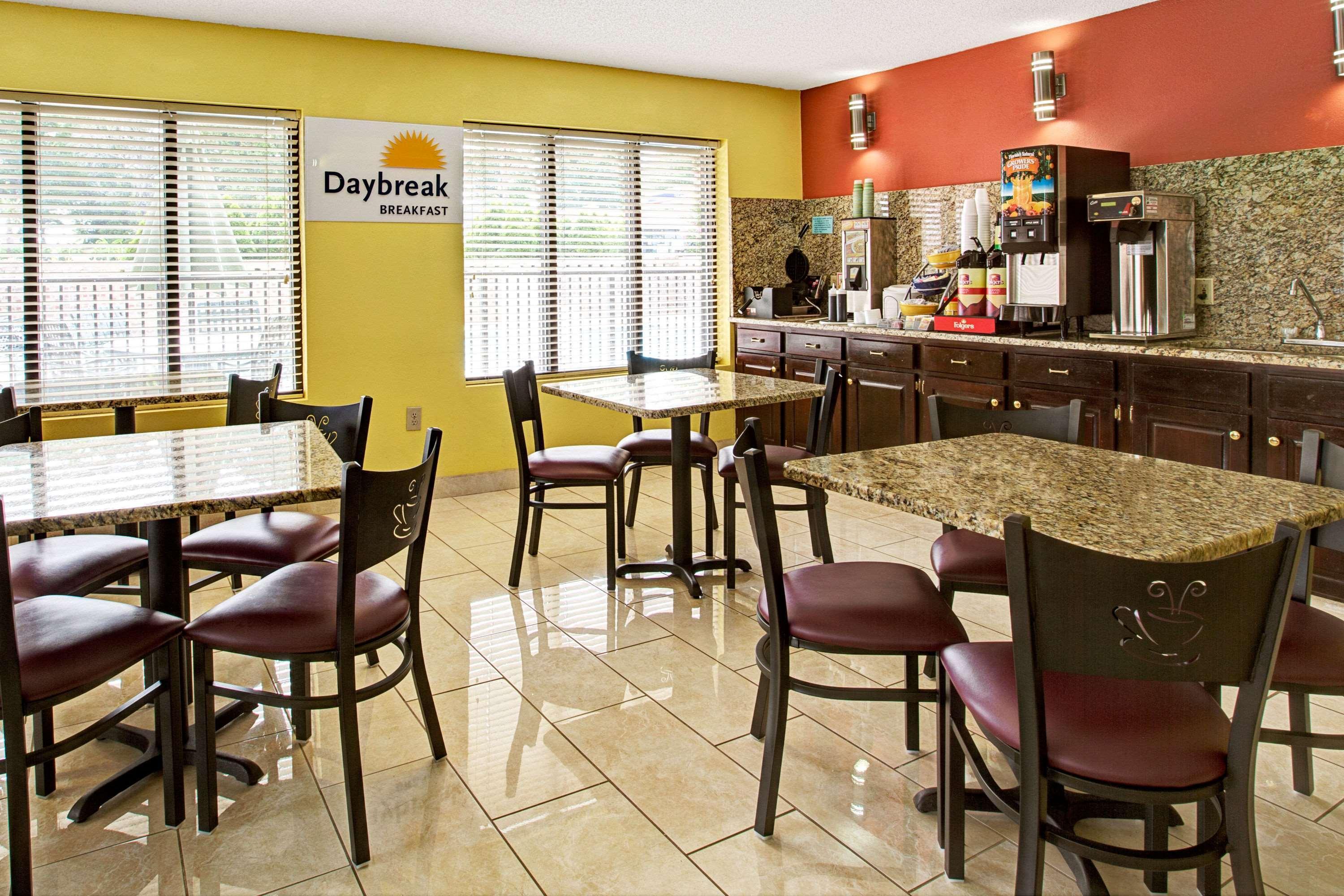 Days Inn Conover/Hickory Dış mekan fotoğraf