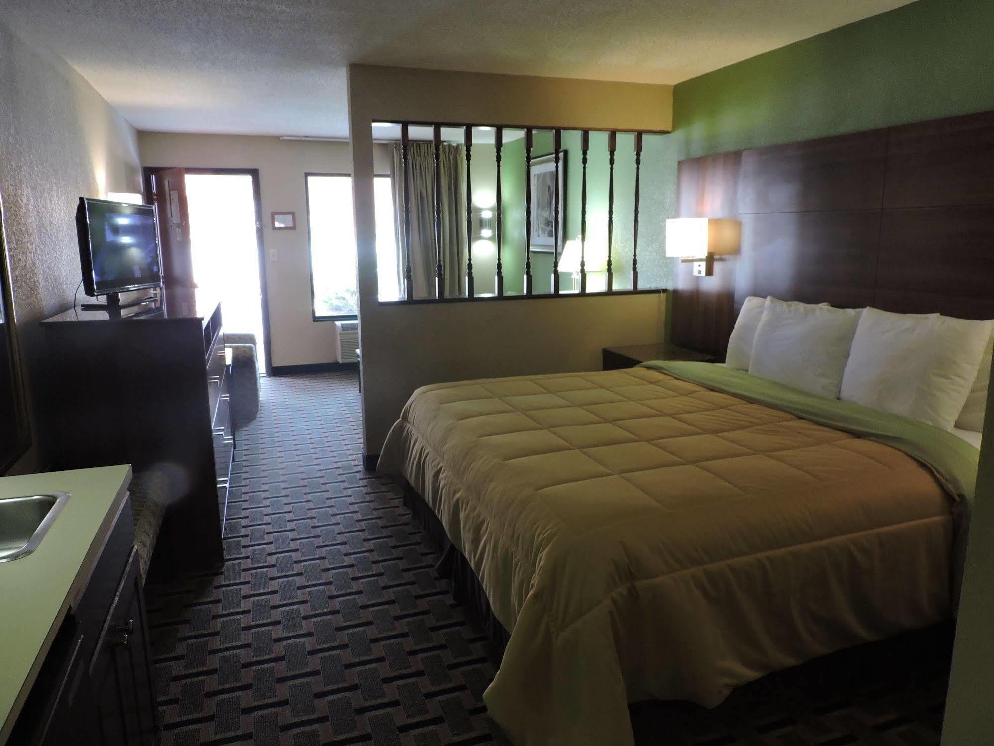 Days Inn Conover/Hickory Dış mekan fotoğraf