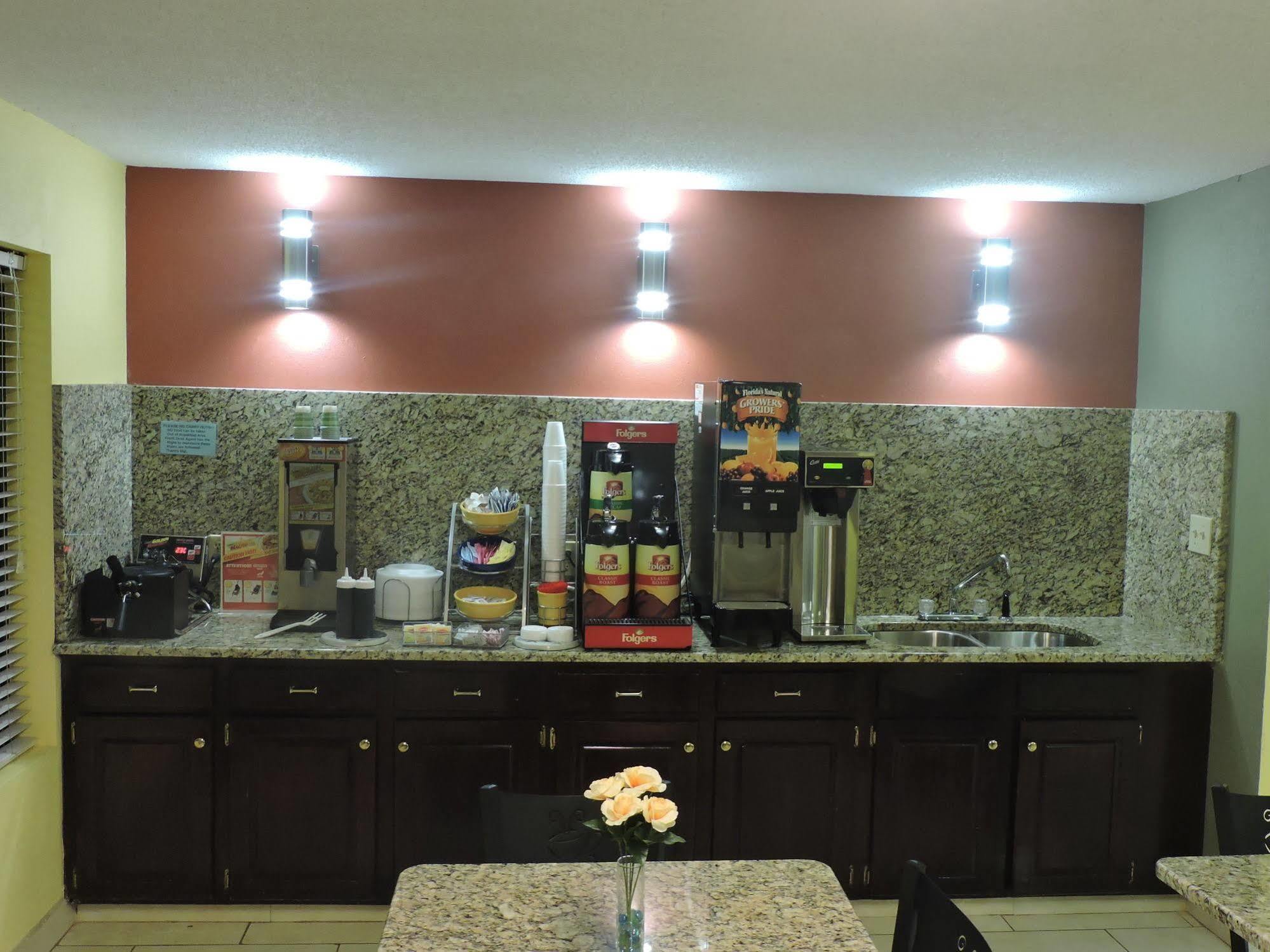 Days Inn Conover/Hickory Dış mekan fotoğraf